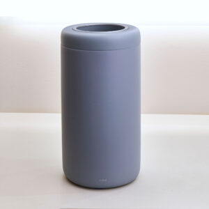 Botton Lixeira Grande Tampa Vazada (Ø16x31cm) Resina/Metal