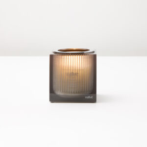 Lux Tampa Inox, Porta Velas c/copo e vela (9,5x10x9,5cm) Resina/Inox Polido